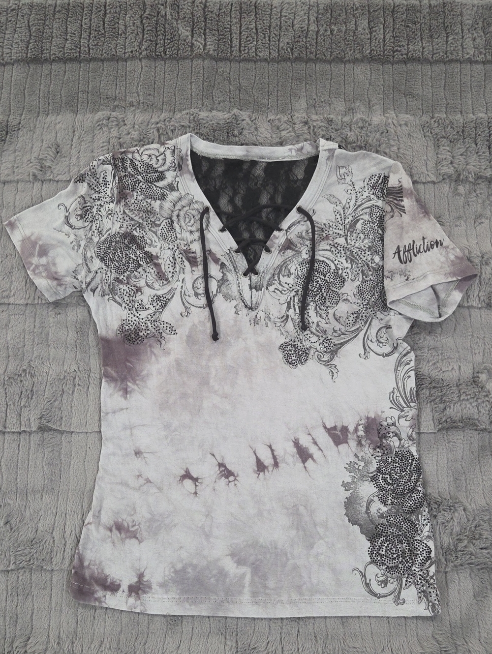 Affliction Blingy Women's Lace-Up V-Neck Tie-Dye Tee in Light Gray and Black